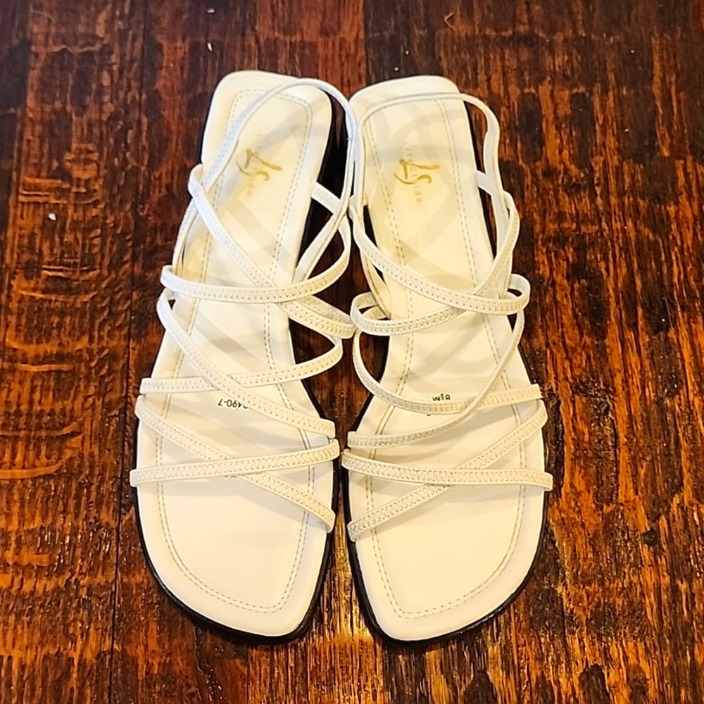 Life Stride low heel sandal